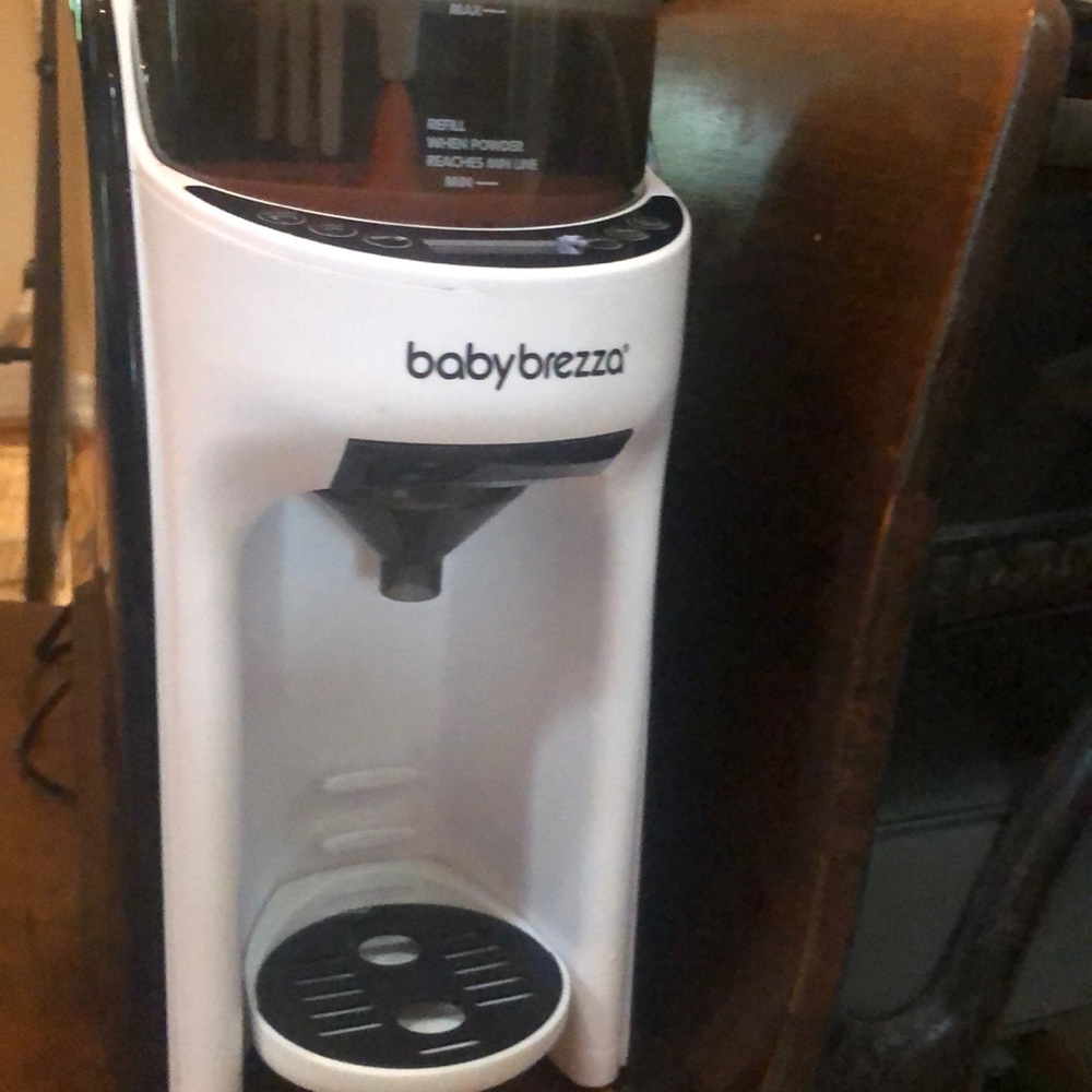 Baby brezza formula dispenser